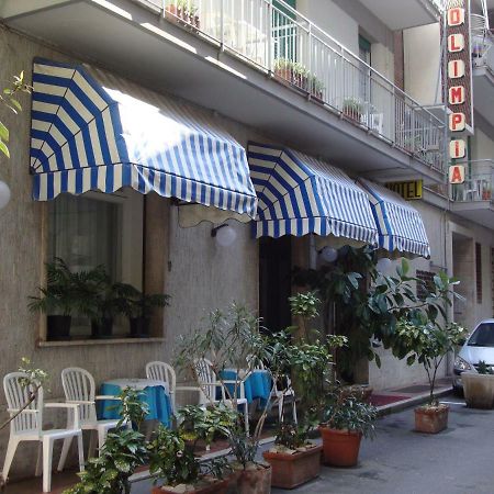 Hotel Olimpia Аласио Екстериор снимка