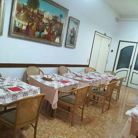 Hotel Olimpia Аласио Екстериор снимка