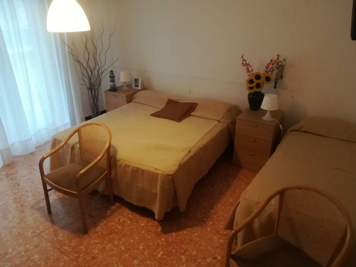 Hotel Olimpia Аласио Екстериор снимка