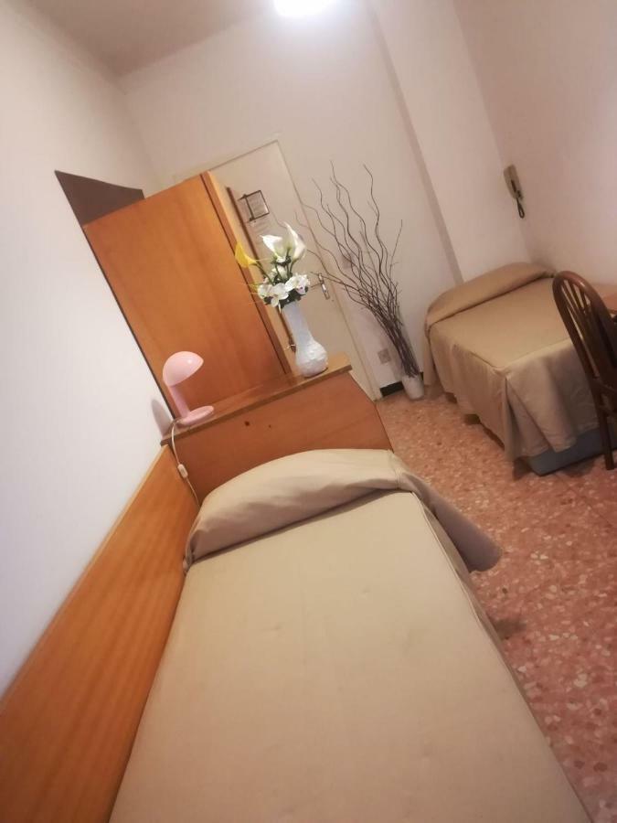 Hotel Olimpia Аласио Екстериор снимка