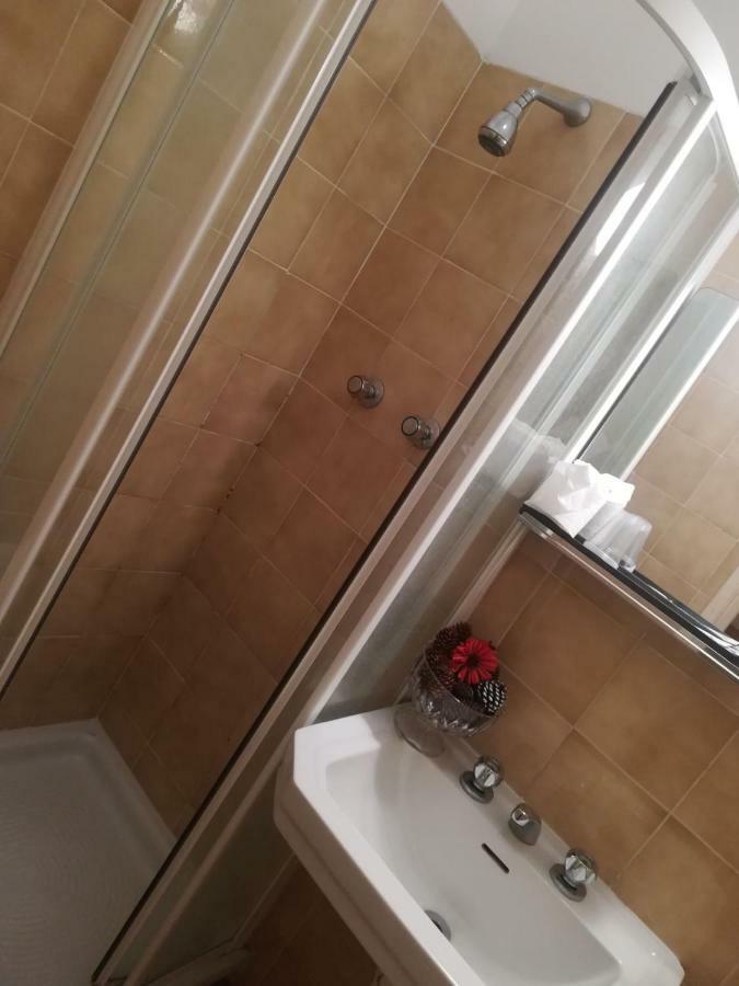 Hotel Olimpia Аласио Екстериор снимка