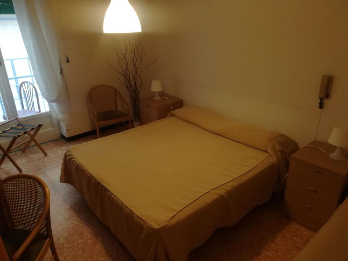 Hotel Olimpia Аласио Стая снимка
