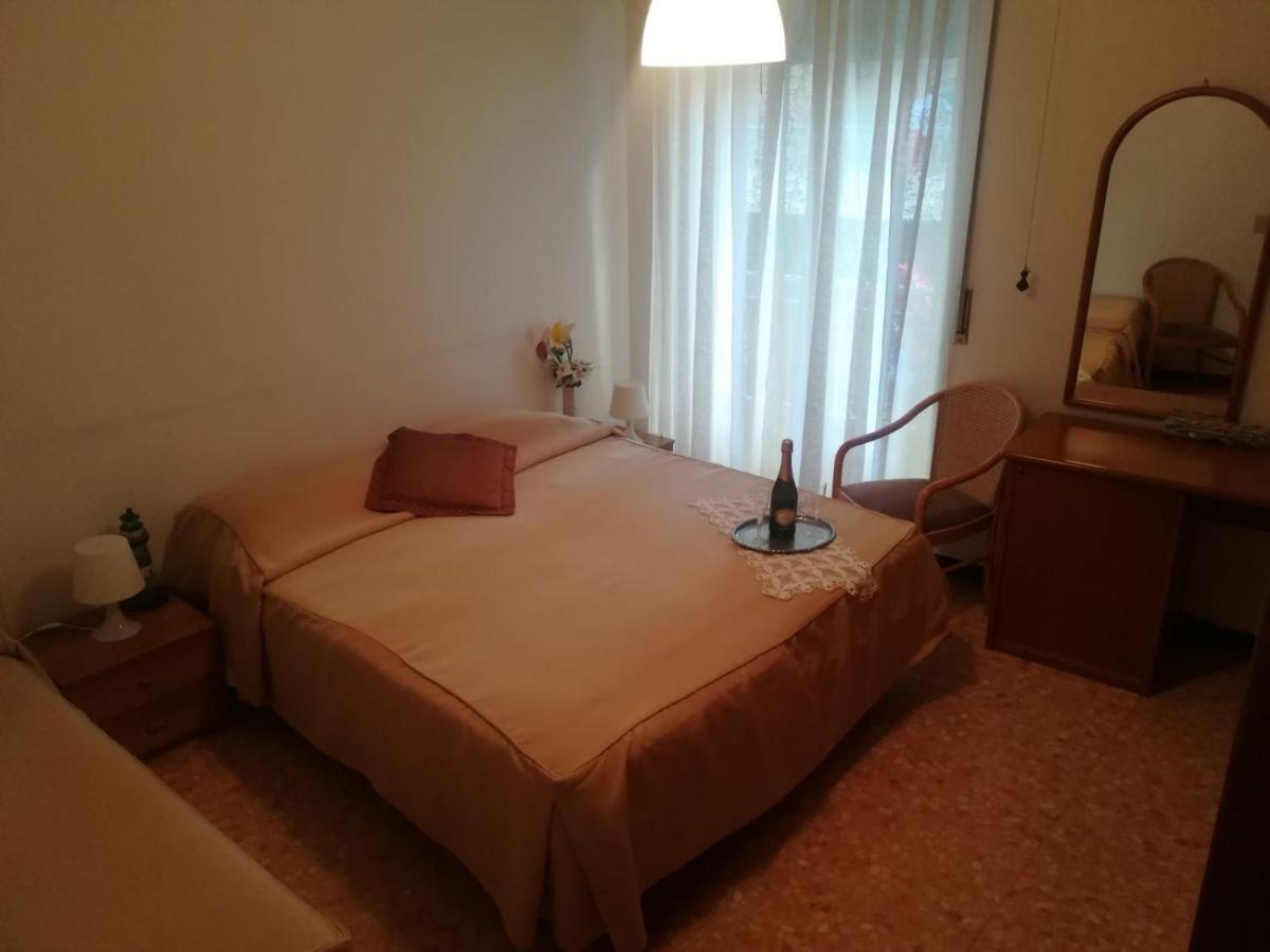 Hotel Olimpia Аласио Стая снимка